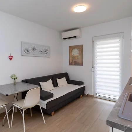 Apartments Lidija Matosevic Porec Exterior photo