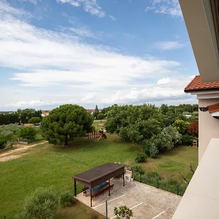 Apartments Lidija Matosevic Porec Exterior photo